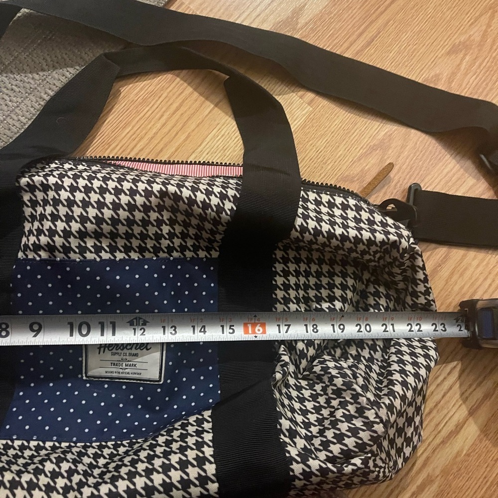 Herschel Supply Company Houndstooth and Navy Travel Bag - Picture 5 of 5